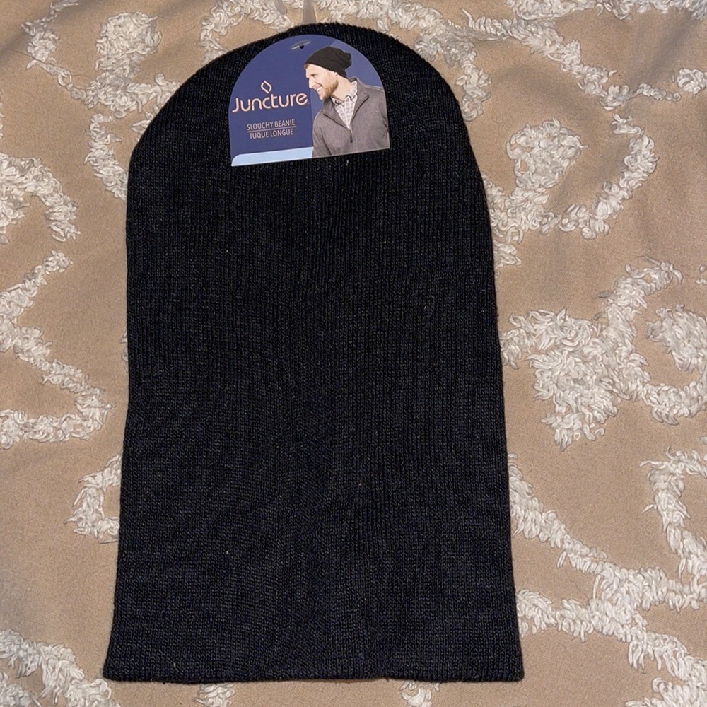 NWT JUNCTURE SLOUCHY BEANIE: Black